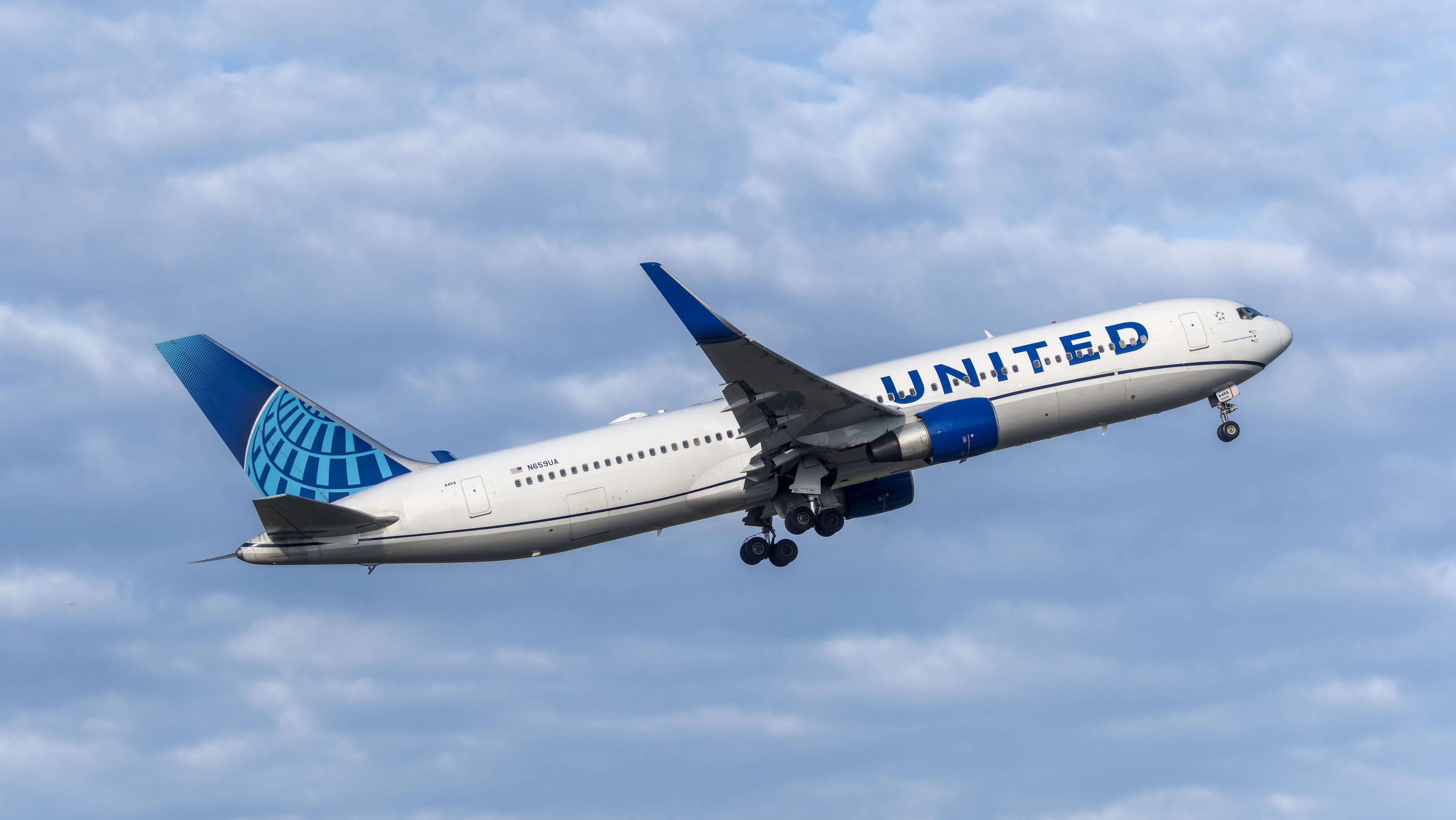 United Airlines plane flying